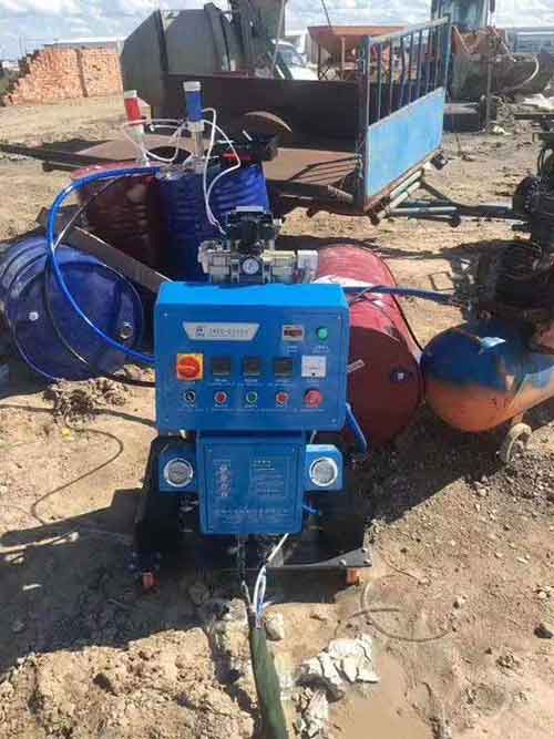 陜西聚氨酯噴涂機養殖場保溫施工